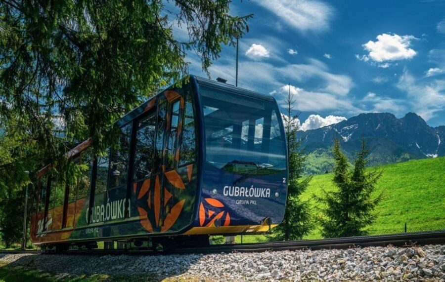 Krakow : Zakopane Tour + Thermal Pools with Hotel Pickup - Second village-style flavor: shepherd hut cheese with cranberries
