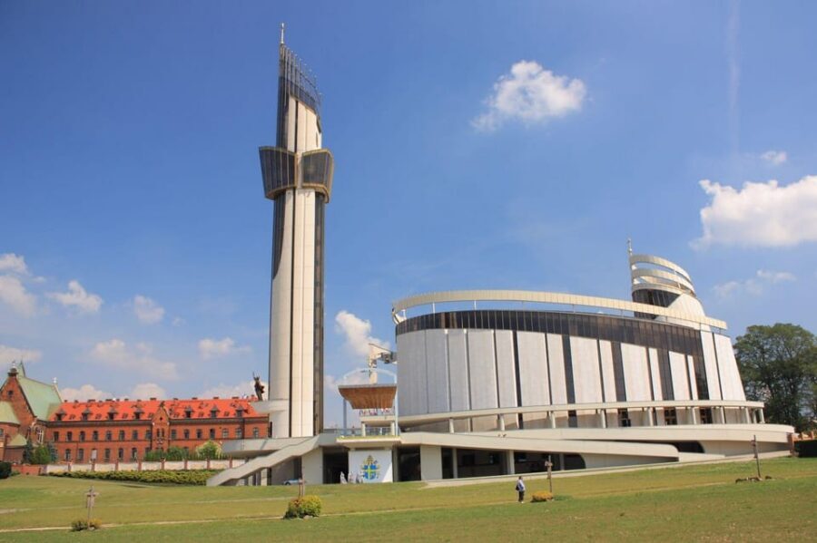 Łagiewniki-Sanctuary of Divine Mercy and John Paul II - Inside the Sanctuary of Divine Mercy and St. Faustina’s tomb