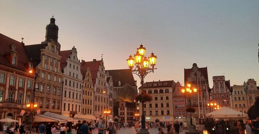 Legends of Old Town 1 Hour Walking Tour in Wroclaw (English) - Plac Solny: a shorter stop with a big payoff