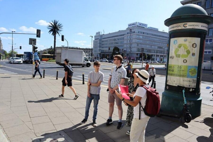 Life Behind the Iron Curtain Warsaw Walking Tour - Cedet Department Store: The Joke Behind Empty Shelves