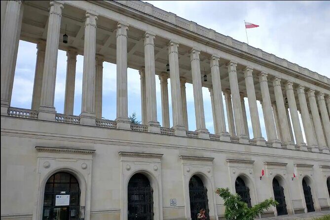 Life Behind the Iron Curtain Warsaw Walking Tour - Getting Your Bearings: Constitution Square as the Opening Scene