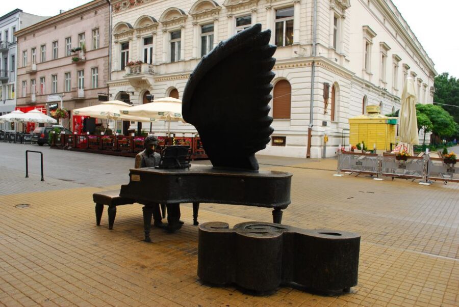 Lodz Old Town Manufaktura Highlights Private Walking Tour - The 3-hour option: EC1 plus OFF Piotrowska and Sienkiewicz Park