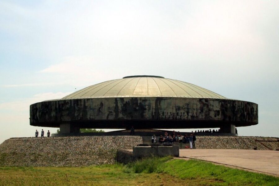 Lublin & Majdanek Small-Group Tour from Warsaw with Lunch - Lublin Old Town Guided Walk: Culture as a Daily Reality