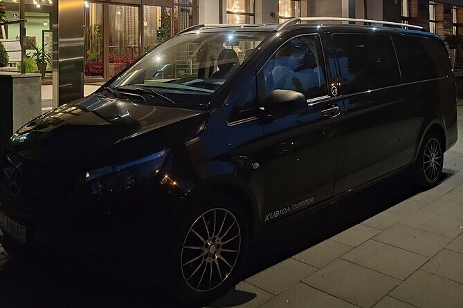Luxury airport transfer from Lodz to Warszawa Chopin Airport - Lodz to Chopin without the guessing game