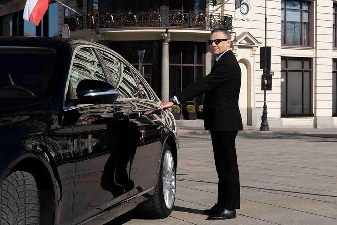 Luxury Warsaw Chopin Airport Transfer by private Limousine - The real point of a private Warsaw airport transfer