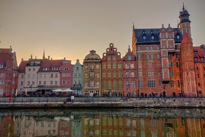 Main Town Gdańsk Walking Tour - Langgasser Tor (Golden Gate) to Dluga Street: Medieval Entry Meets Human Stories