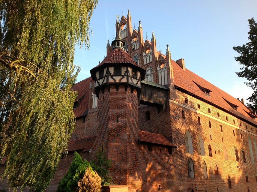 Malbork Castle Tour: 6-Hour Private Tour - Languages and Guide Style: How to Get the Best Experience