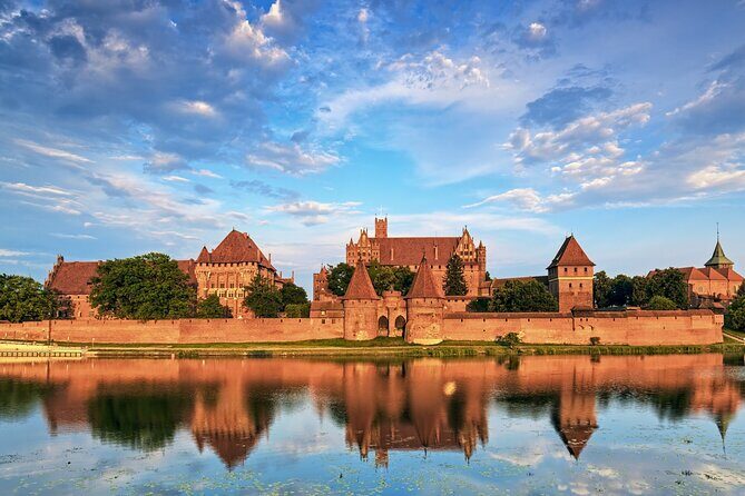 Malbork Castle Tour: 6-Hour Private Tour to The Largest Castle in The World - Why Malbork Castle from Gdansk is worth your time