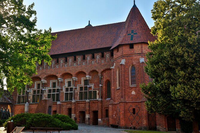 Malbork Castle Tour: 6-Hour Private Tour to The Largest Castle in The World - Pickup and drive day reality across Gdansk, Gdynia, and Sopot