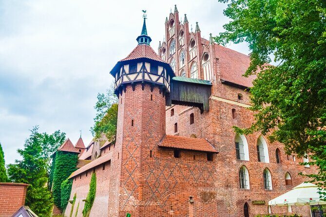 Malbork Castle Tour: 6-Hour Private Tour to The Largest Castle in The World - Guide quality can make or break the day (Elvira, Elwira, Marek, Krzysztof)