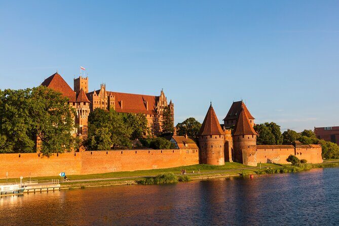 Malbork Castle Tour: 6-Hour Private Tour to The Largest Castle in The World - What the 6-hour private format actually gives you