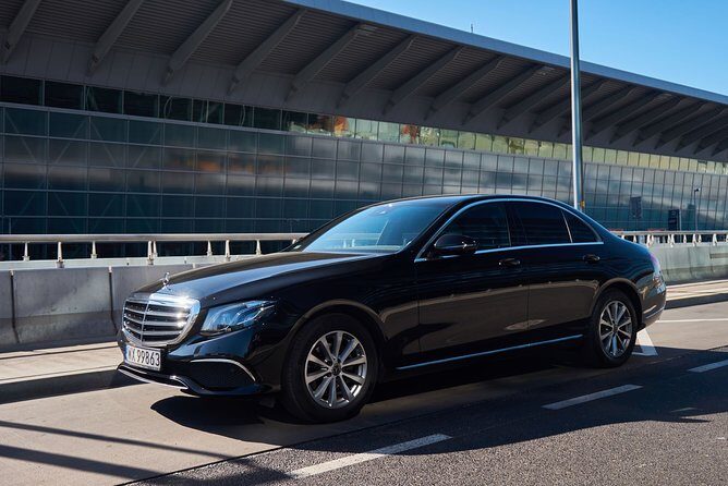 Mercedes with a driver at your disposal in Warsaw (4-8-12 hours) - How to use 4 hours vs 8 vs 12 (without wasting your day)