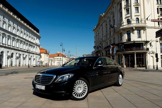 Mercedes with a driver at your disposal in Warsaw (4-8-12 hours) - Pickup and the start-of-day advantage