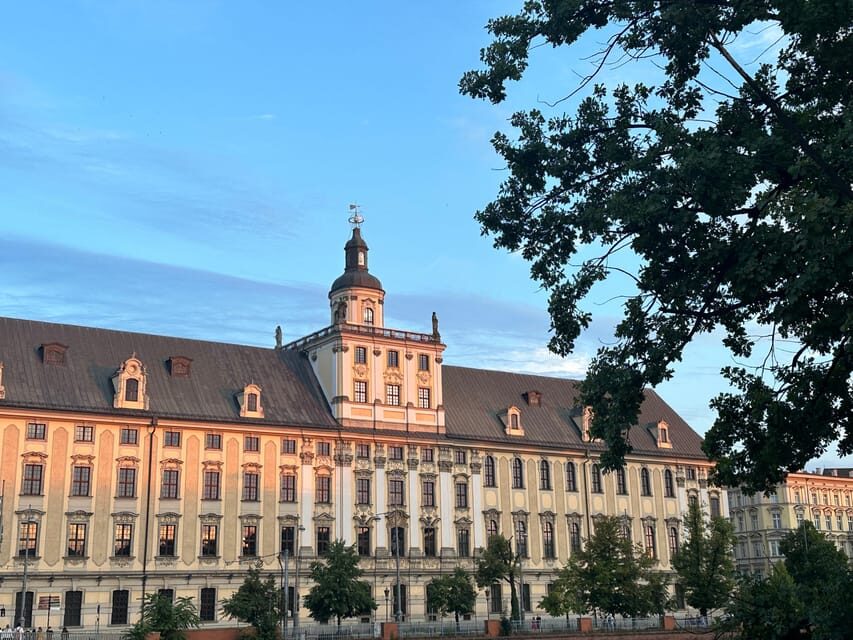 Night tour through Wroclaw - Sand Island, Tumski Bridge, and Cathedral Island: the walk that changes the mood