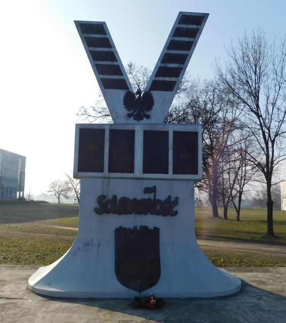 Nowa Huta – a guided tour of a utopian socialist city - IS-2 Tank Monument: Cold War Authority, Up Close
