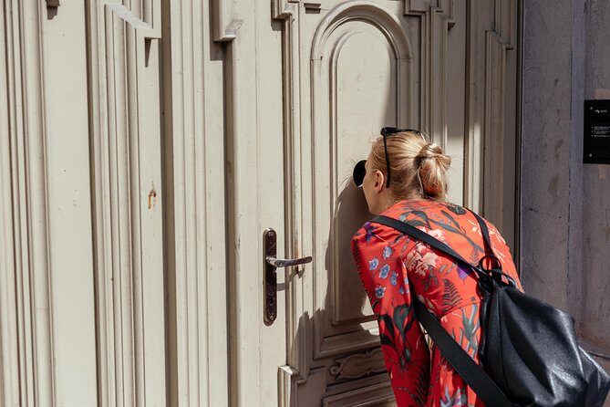 Off the Beaten Track in Warsaw: Private City Tour - Price and pace: what you get for about $77