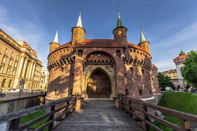Old Town Krakow & Wawel Castle Walking Tour - Why This Old Town to Wawel Walk Works for First-Timers