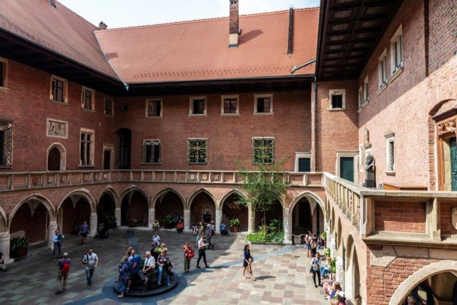 Old Town short guided walk with entry to St. Mary's Basilica - Booking basics that affect your experience (quick and important)