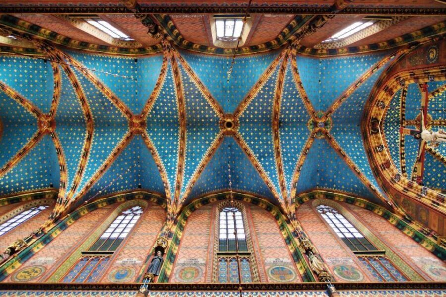 Old Town, St. Mary's Basilica and Rynek Underground Tour - Should You Book This Old Town, Basilica, and Underground Tour?