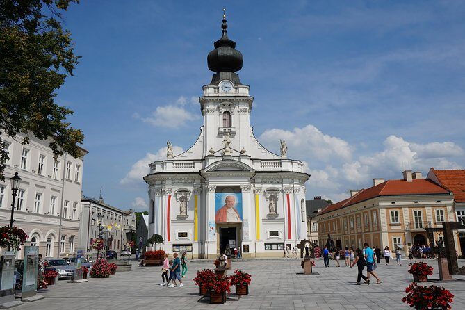 One-Day Wadowice & Czestochowa Tour from Krakow - Wadowice stop: John Paul II’s roots and that kremowka break