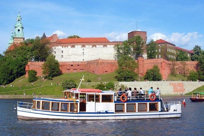One Hour River Cruise in Krakow - Wawel Castle From the River: Why This View Works