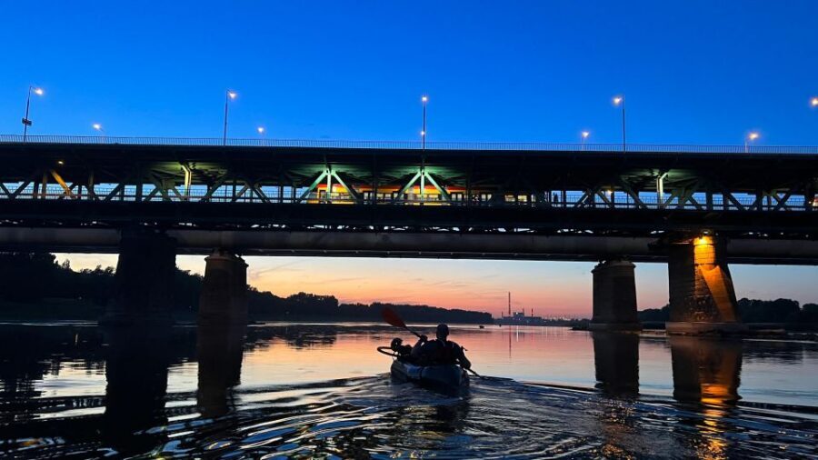 Packrafting kayaking guided tour Vistula river Warsaw Poland - What to wear: stay comfy, and plan for getting wet