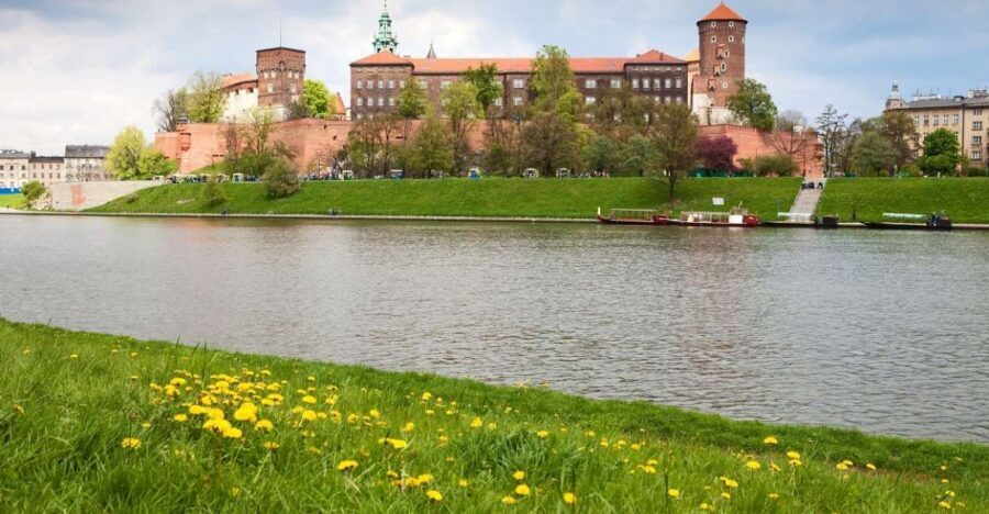Picturesque Cruise on the Vistula in the Heart of Krakow - A One-Hour Cruise That Reframes Krakow
