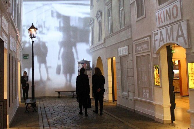 POLIN Museum of the History of Polish Jews : SMALL GROUP /inc. Pick-up/ - POLIN Museum in Plain English: What the Story Covers