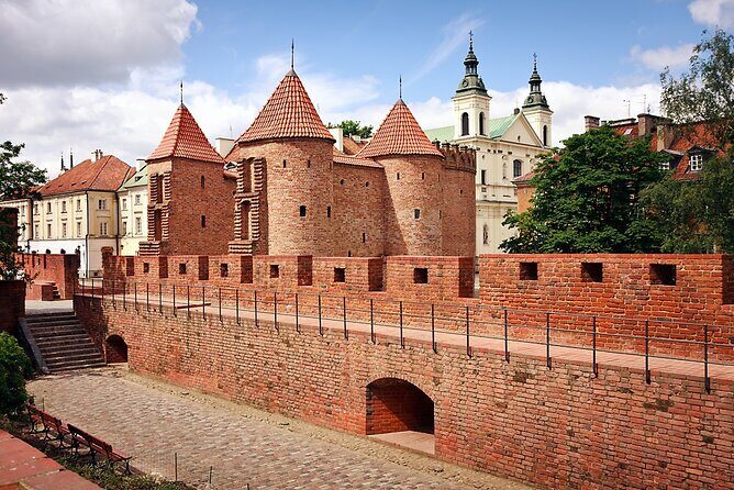 Private 4h Tour in Warsaw Old Town - Ulica Miodowa and Plac Teatralny: Palaces, Schools, and Opera Square