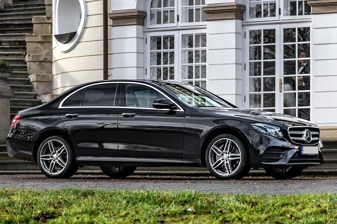 Private Airport Transfer (GDN) to City Center Gdansk (1-3 PAX) - Door-to-Door Drop-Off in Gdansk City Center
