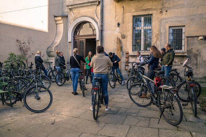 Private Bike Tour in Krakow - Kazimierz in an hour: Jewish district streets, synagogues, and modern nightlife