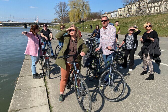 Private Bike Tour in Krakow - Stare Miasto on two wheels: Barbakan, Planty, Grote Markt, and the Wisła