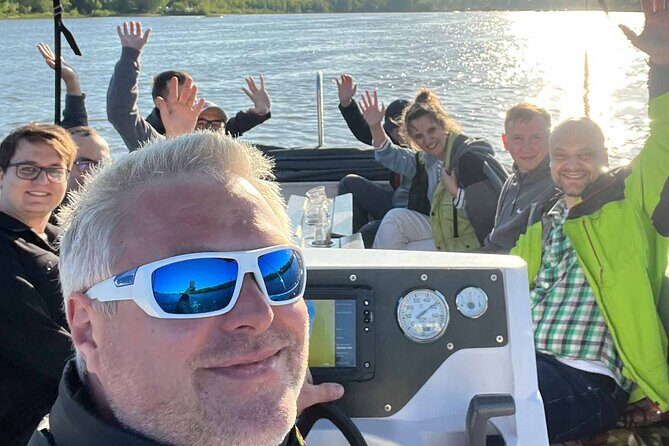 Private Cruise on Vistula in Warsaw for 9 with our Helmsman - Copernicus Science Centre and the Museum of Modern Art: Modern Warsaw Up Close