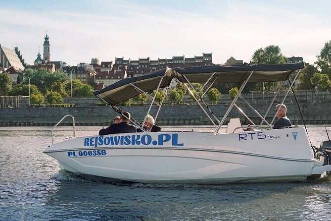 Private Cruise on Vistula in Warsaw for 9 with our Helmsman - Royal Castle and Old Town From the Waterline: Where Photos Actually Feel Easy