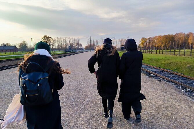 Private Guided Tour to Auschwitz & Birkenau from Krakow - Private Krakow transfer: the value of not getting stuck