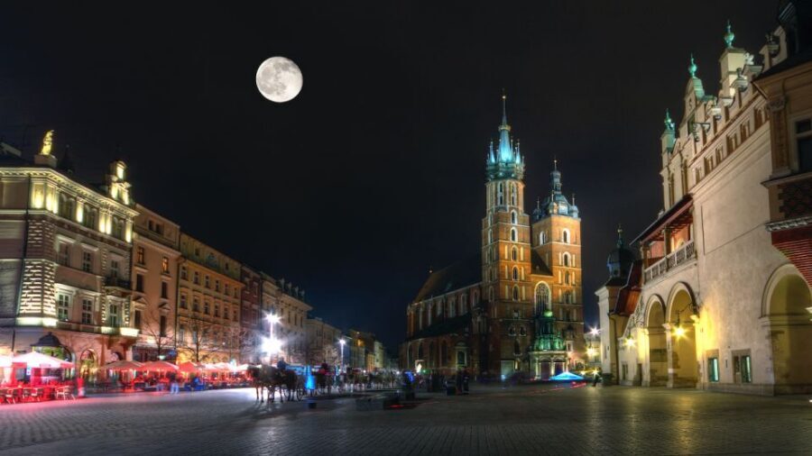 Private Krakow Tour: St. Mary’s, Cloth Hall & More - Where you meet and how to start without stress