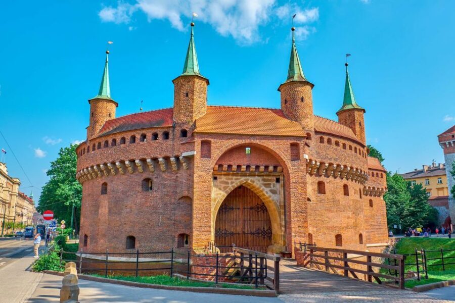 Private Krakow Tour: St. Mary’s, Cloth Hall & More - Who this tour is best for (and who might want something else)