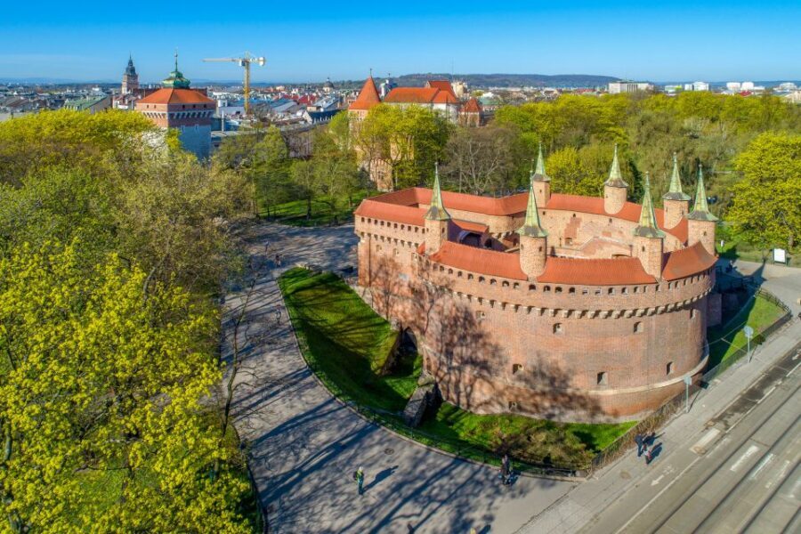 Private Krakow Tour: St. Mary’s, Cloth Hall & More - Collegium Maius courtyard views: medieval learning in stone