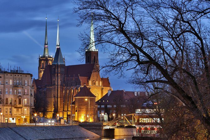 Private "Top Attractions Of Wroclaw" Tour - Meeting at Wrocław Cathedral: where the tour really starts