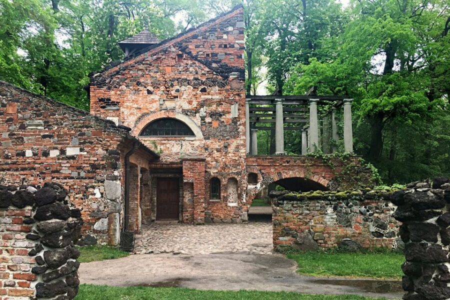Private Tour From Warsaw: Łowicz Mazovian Countryside - Lunch at a Local Restaurant: A Break That Fits the Region