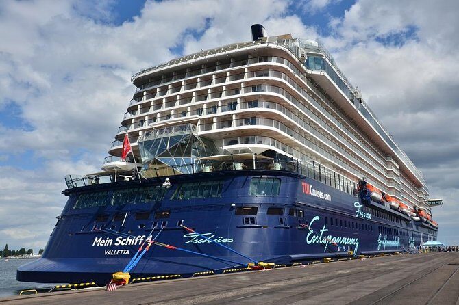 Private Transfer From the Port Gdynia to Gdansk Old Town - Finding Your Driver at the Gdynia Cruise Port