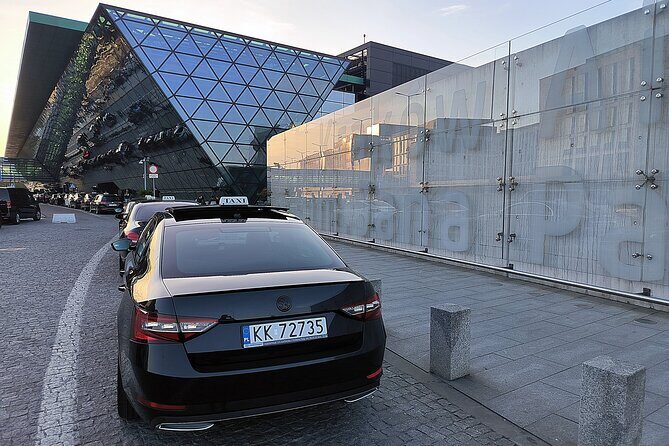 Private transfer from/to Krakow airport / City of Krakow - Luggage, Water, and Internet: Tiny Comforts That Add Up