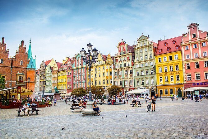 Private Transfer from Wroclaw (WRO) Airport to Wroclaw city centre - Luggage Rules You Should Not Ignore