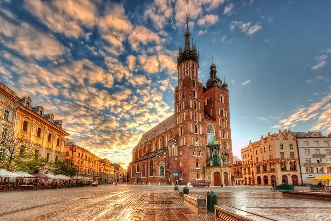 Private Transfer: Krakow Airport to Krakow City Center Vice Versa - Meet Your Driver: Name Signboards and Clear Communication