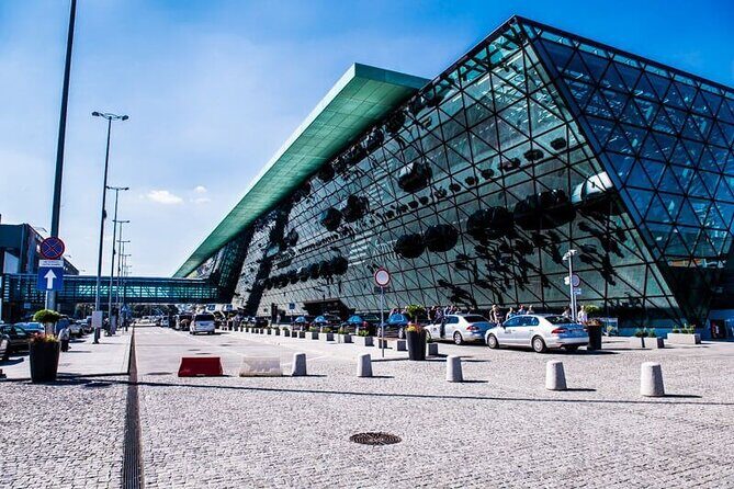 Private transfer | Krakow City - Krakow Airport Balice - The Car Ride Into Krakow: Comfort and Real Timing