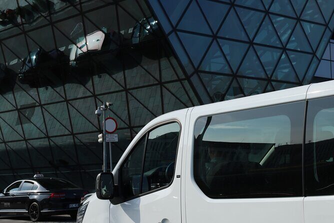 Private Transport from Airport to Krakow City Center Vice Versa - The Ride Itself: Why a Direct Transfer Feels Better in Krakow