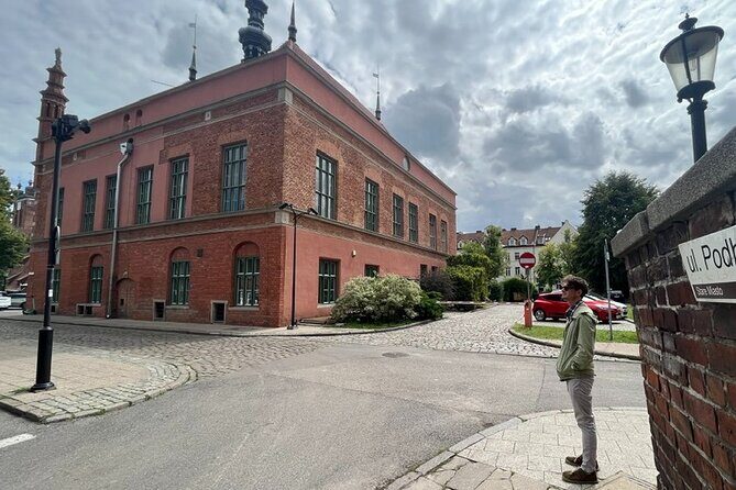 Private Walking Tour of Old Gdańsk with an architect-guide - Starting at Ratusz Starego Miasta and the Teutonic thread