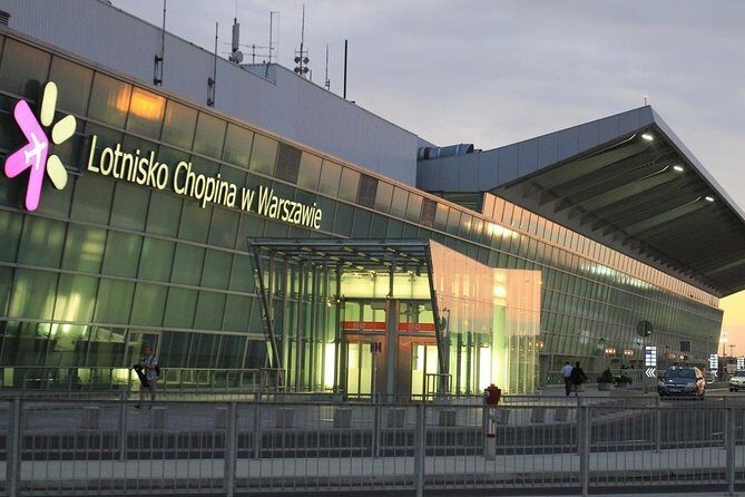 Private Warsaw Chopin Airport One Way Transfer - Finding your driver at Warsaw Chopin: no hunt, no guesswork