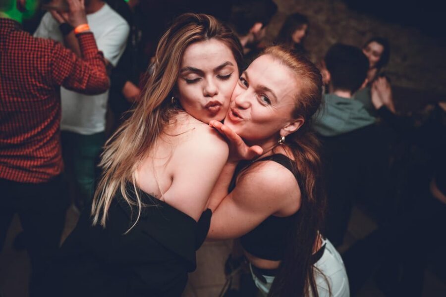 Pub Crawl - 1-hour Open Bar then Vip to 5 Clubs - Krakow - Who This Tour Fits Best (And Who Should Think Twice)