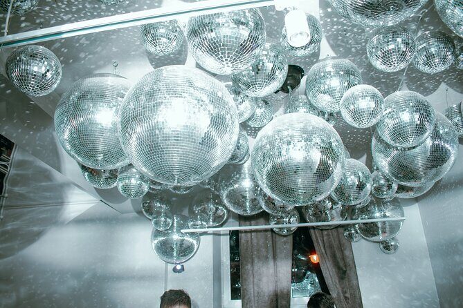 Pub Crawl + Unlimited Drinks + VIP entry + Drinking Games & Photographer - The middle of the crawl: 4 venues in total, with drinks scaling down